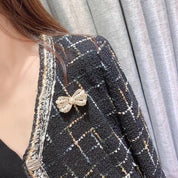 Elegante Perlen-Strass-Schleifenbrosche