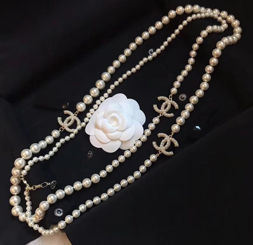 Fashion irregular long pearl necklace
