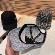 Modische Baseballkappe mit CD-Aufdruck