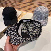 Modische Baseballkappe mit CD-Aufdruck