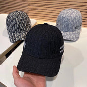 Modische Baseballkappe mit CD-Aufdruck