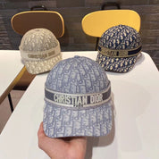 Baseballkappe mit einfarbigem Buchstaben-Stickerei-Aufdruck