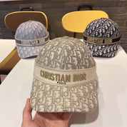Baseballkappe mit einfarbigem Buchstaben-Stickerei-Aufdruck