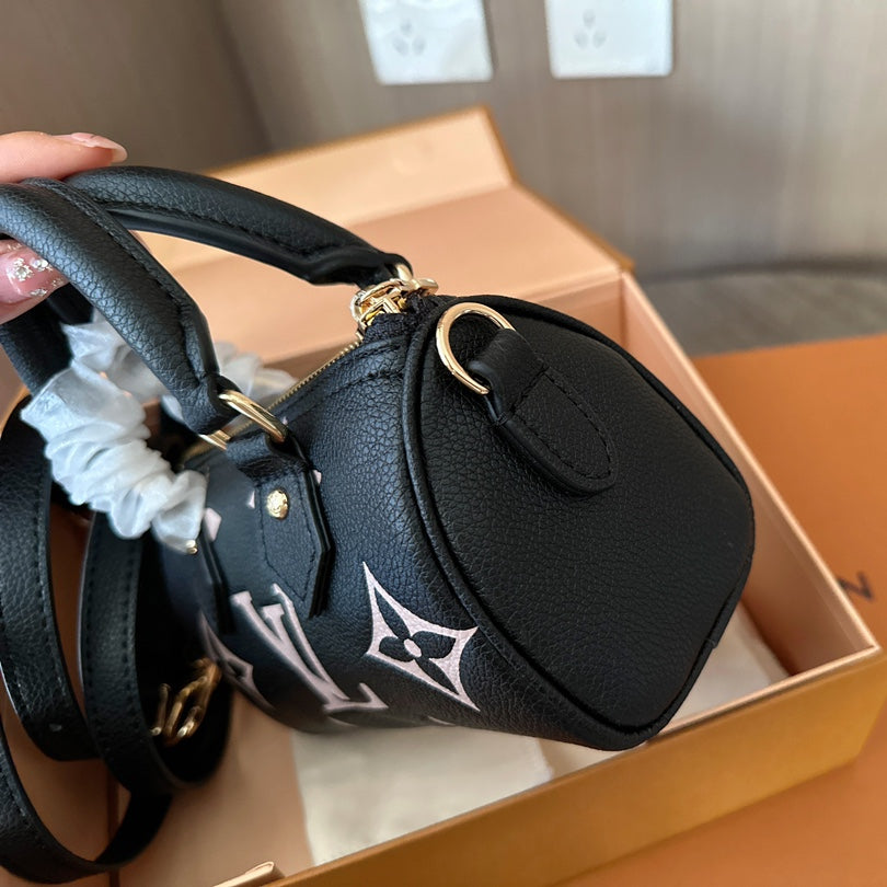 Modische Handtasche aus bedrucktem Leder
