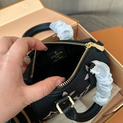 Modische Handtasche aus bedrucktem Leder