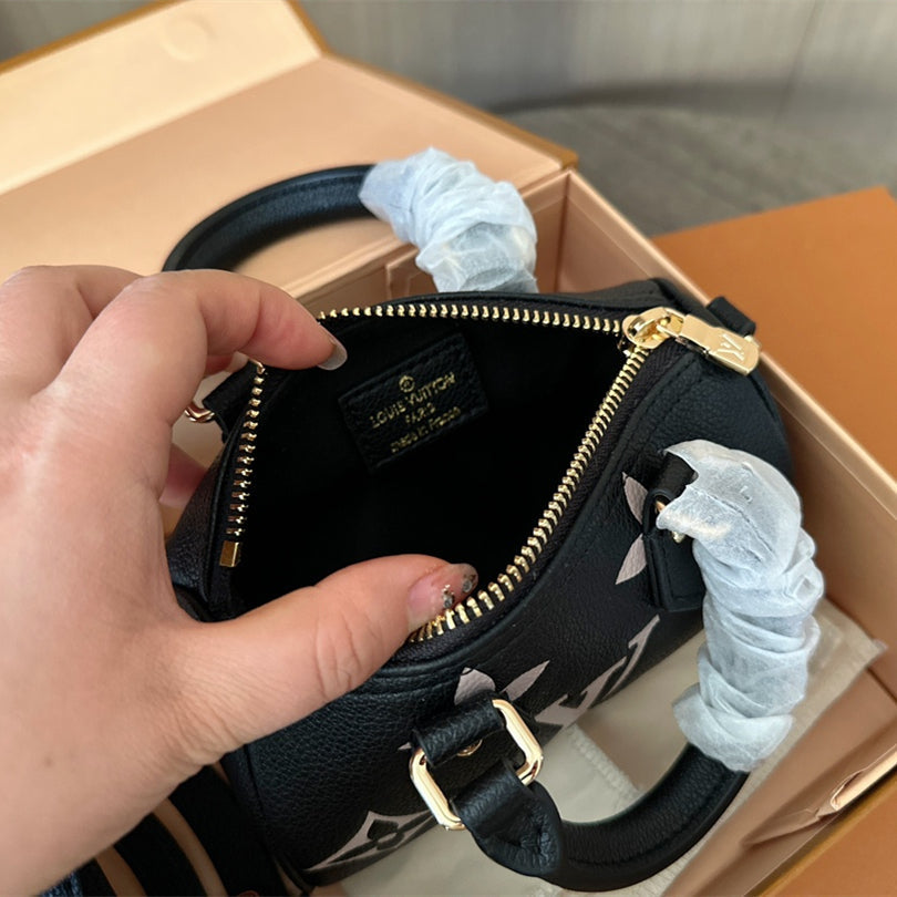 Modische Handtasche aus bedrucktem Leder