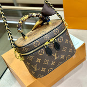 Luxuriöse Bucket Bag Handtasche aus bedrucktem Leder