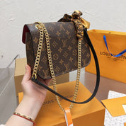 Luxuriöse Umhängetasche aus Leder mit Schleife
