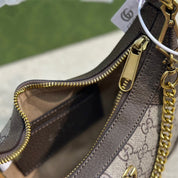 Stilvolle Schultertasche aus Leder mit Doppel G