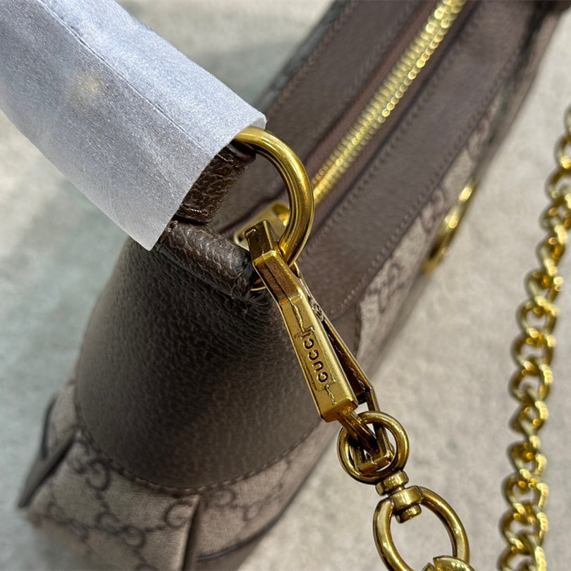 Stilvolle Schultertasche aus Leder mit Doppel G