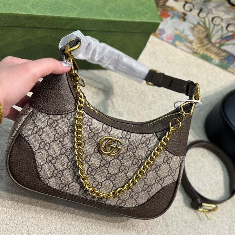 Stilvolle Schultertasche aus Leder mit Doppel G