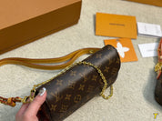 Luxuriöse, klassische Clamshell-Ledertasche mit Aufdruck