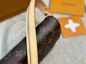Luxuriöse, klassische Clamshell-Ledertasche mit Aufdruck