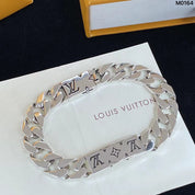 Classic solid color four-leaf clover hollow bracelet