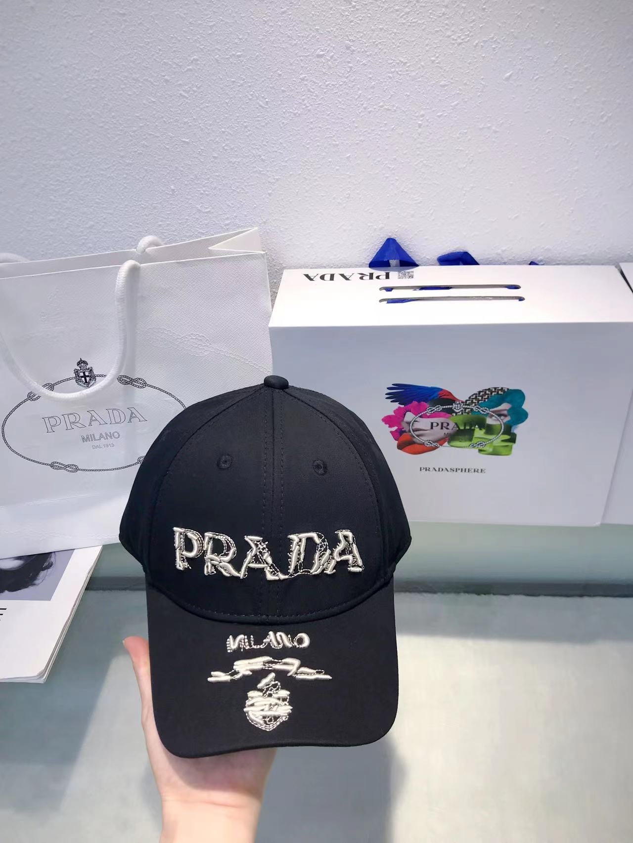 Einfarbige Baseballkappe mit PA-Buchstaben