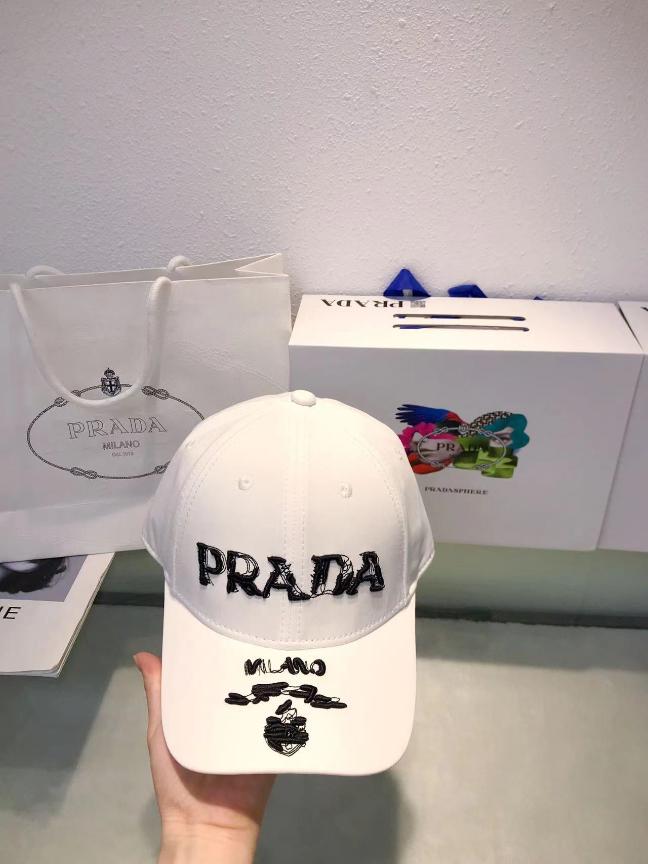 Einfarbige Baseballkappe mit PA-Buchstaben