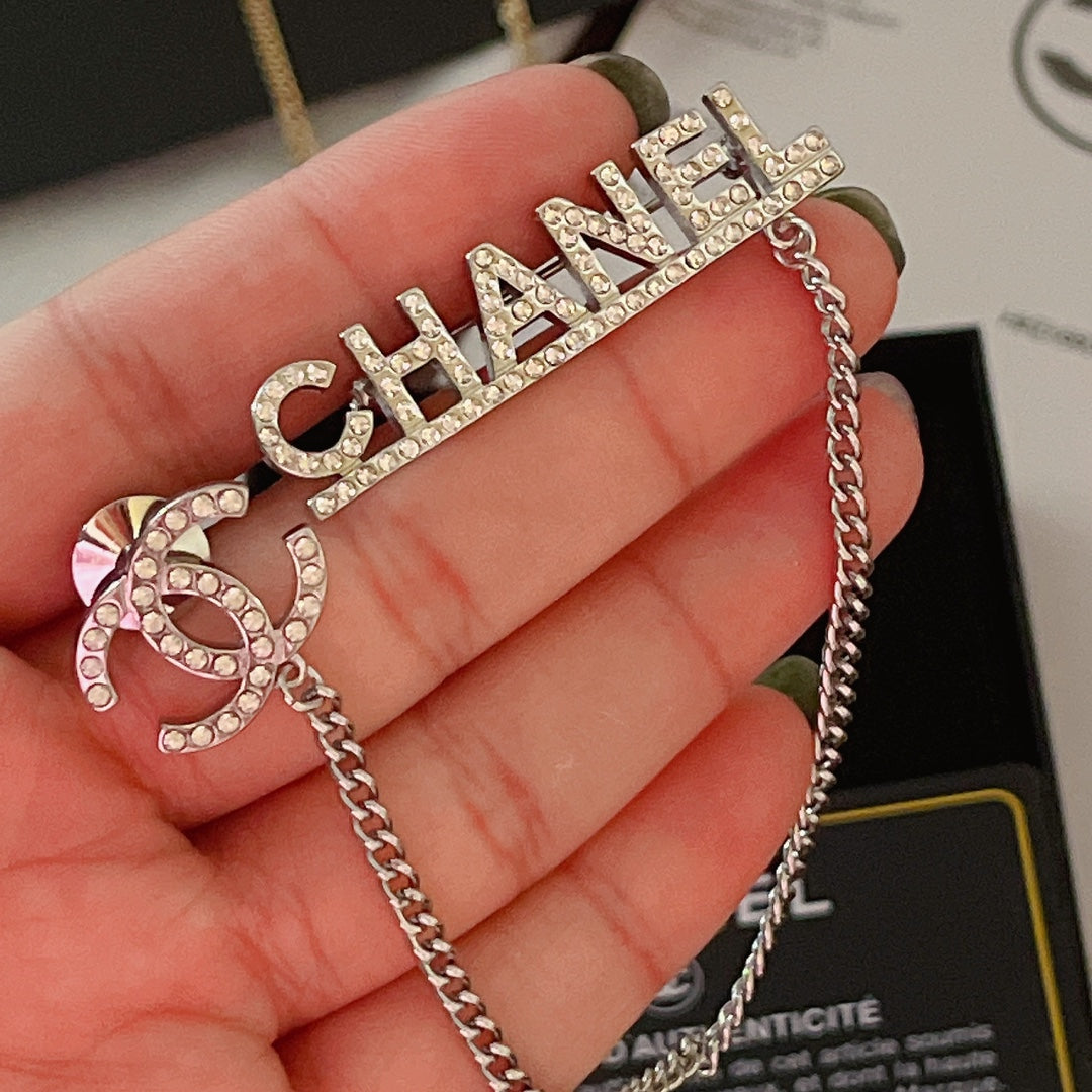 Klassische CC Strass-Buchstaben-Kettenbrosche