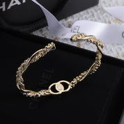 Klassisches offenes Armband mit Doppel-C-Strass