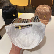 Klassische Baseballkappe mit Zentauren- und Pferdemuster