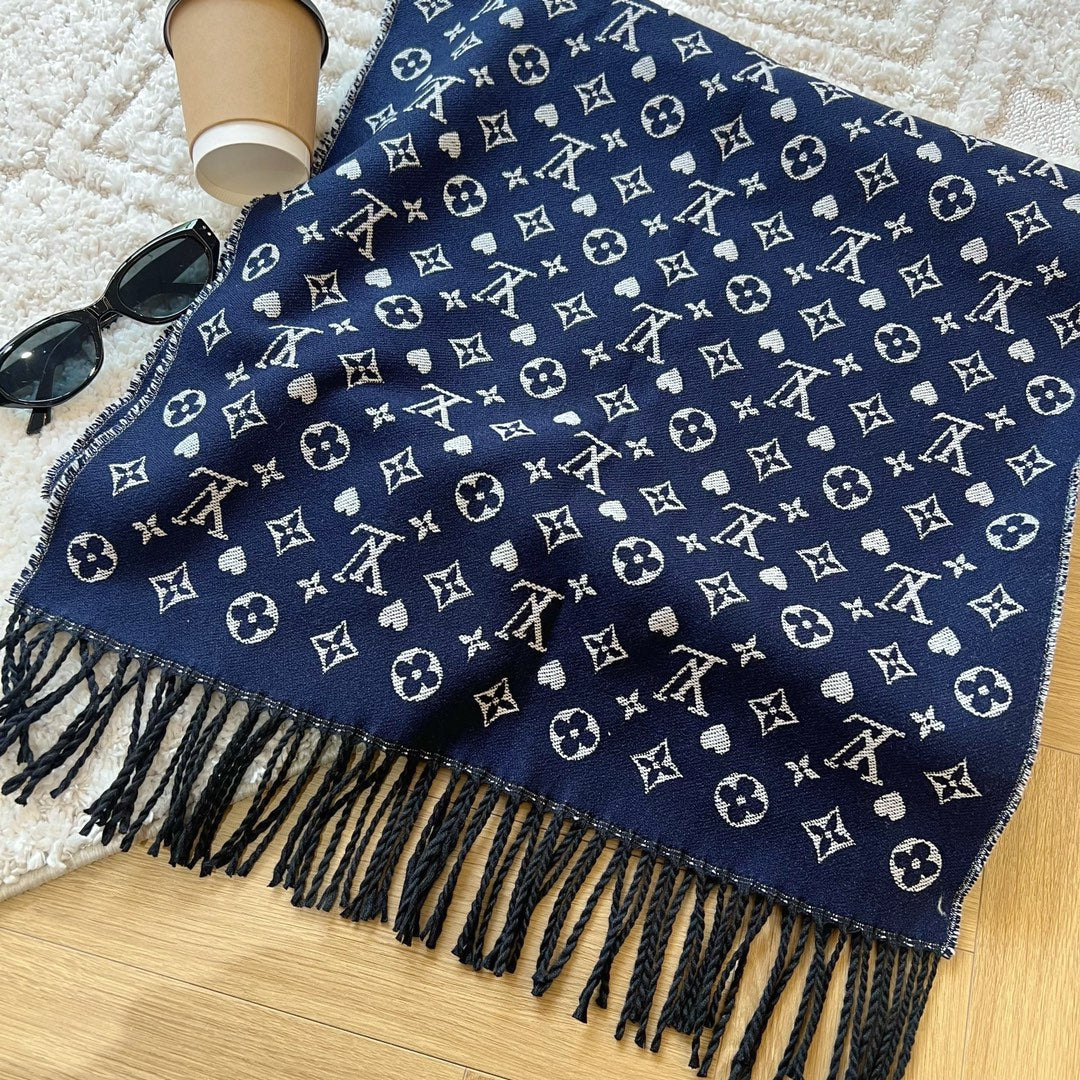 Modischer Sternenschal mit L-Buchstaben