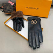 Fashionable four-leaf clover letter gloves