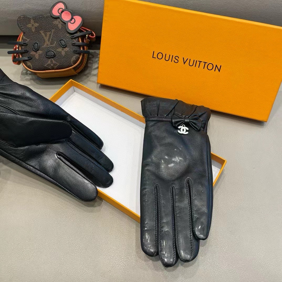 Fashion CC letter gloves