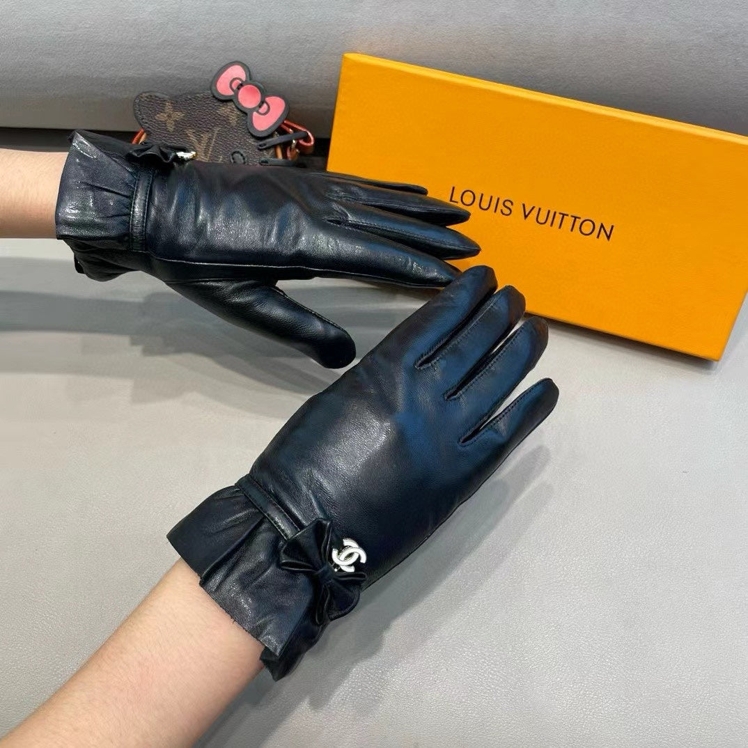 Fashion CC letter gloves