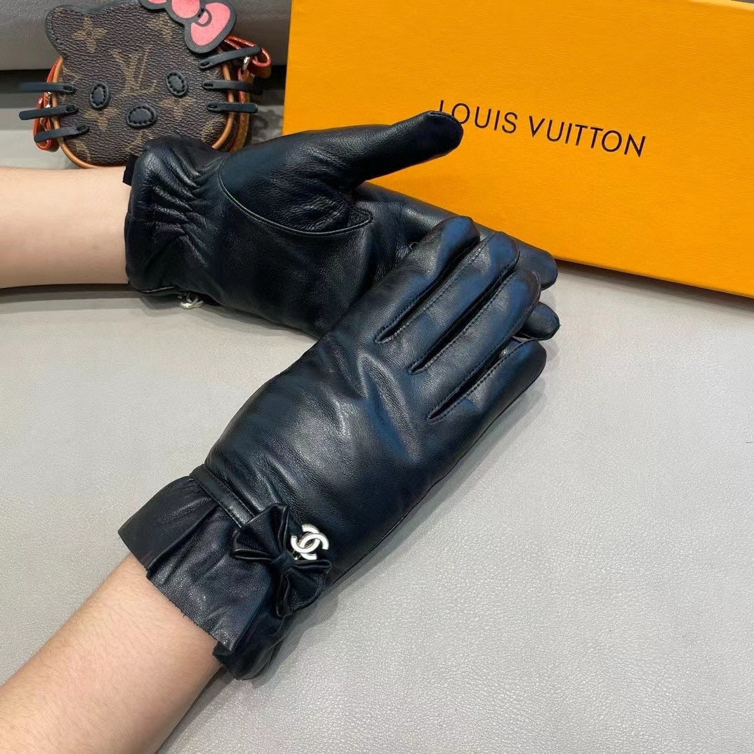 Fashion CC letter gloves