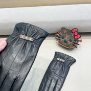 Fashionable four-leaf clover letter gloves