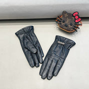 Fashionable four-leaf clover letter gloves