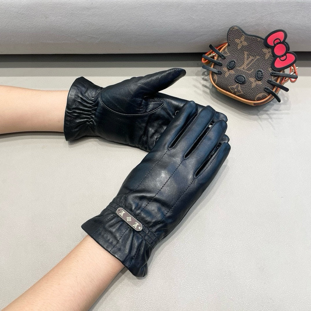 Fashionable four-leaf clover letter gloves