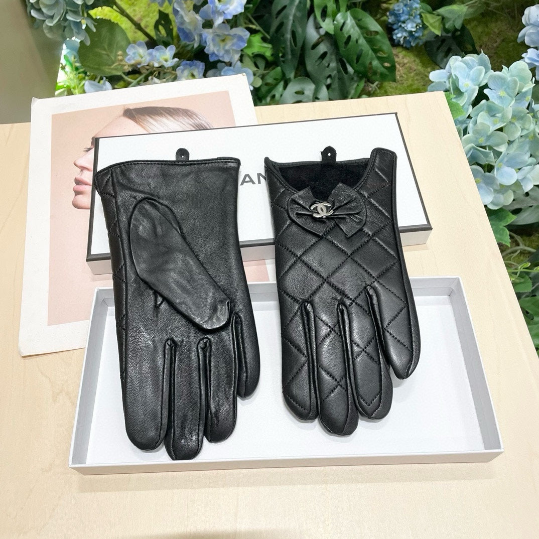 Fashion CC letter embroidered bow gloves