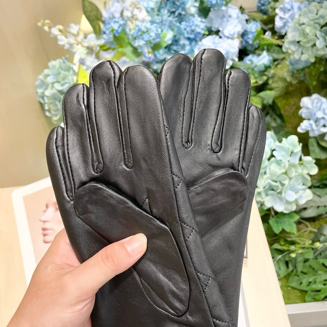 Fashion CC letter embroidered bow gloves