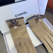 ashion CC letter embroidered camellia gloves