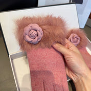 Fashion CC letter embroidered camellia gloves