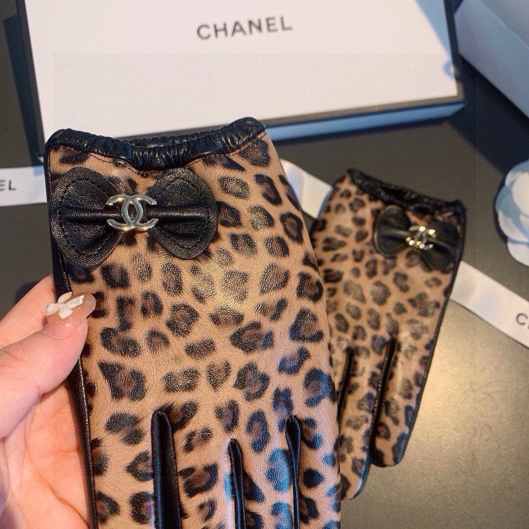 Fashion CC letter leopard bow gloves