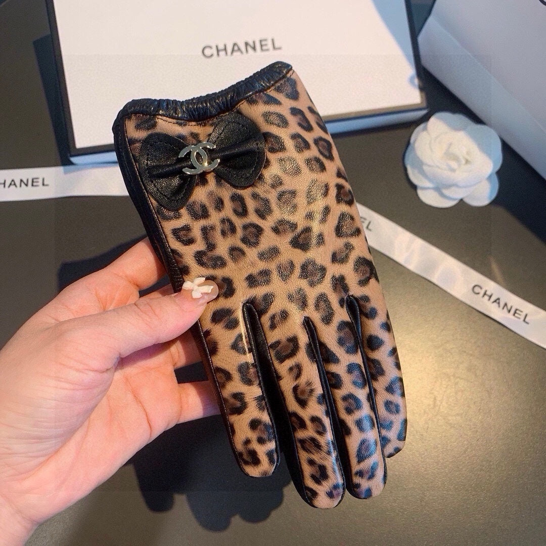Fashion CC letter leopard bow gloves