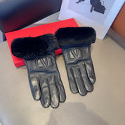 Fashion V letter gloves