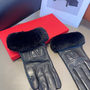 Fashion V letter gloves
