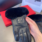 Fashion V letter gloves