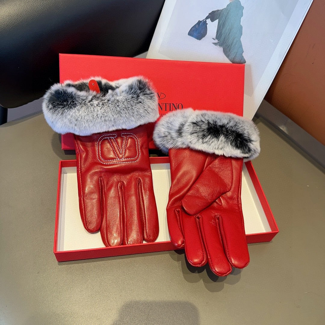 Fashion V letter gloves