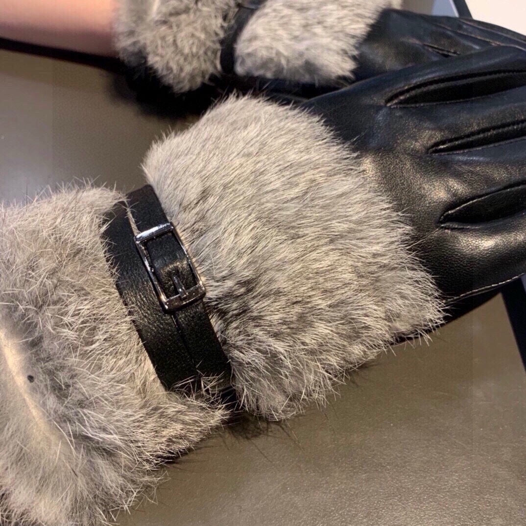 Fashion CC letter gloves