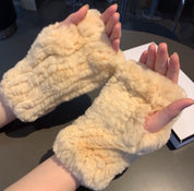 Fashion CC letter gloves