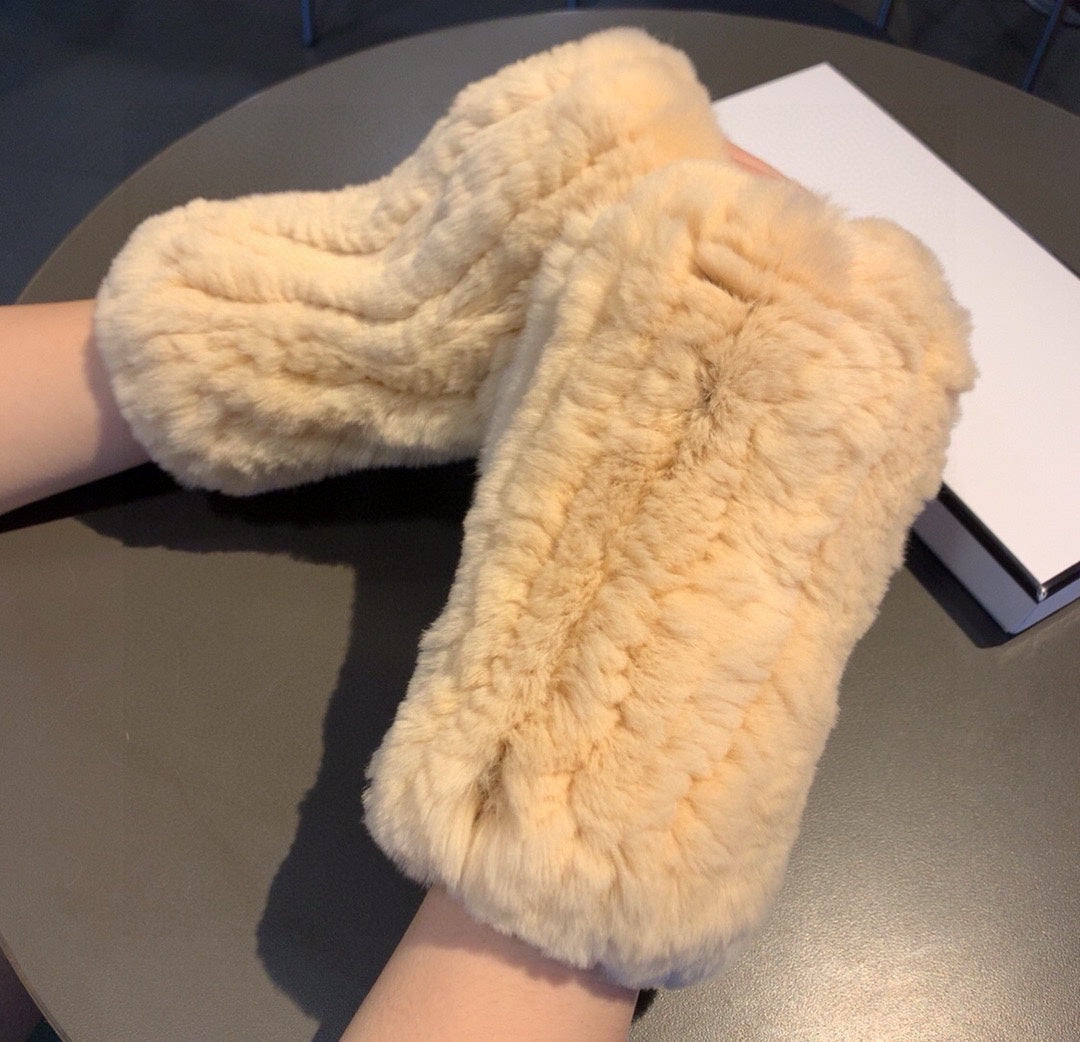 Fashion CC letter gloves
