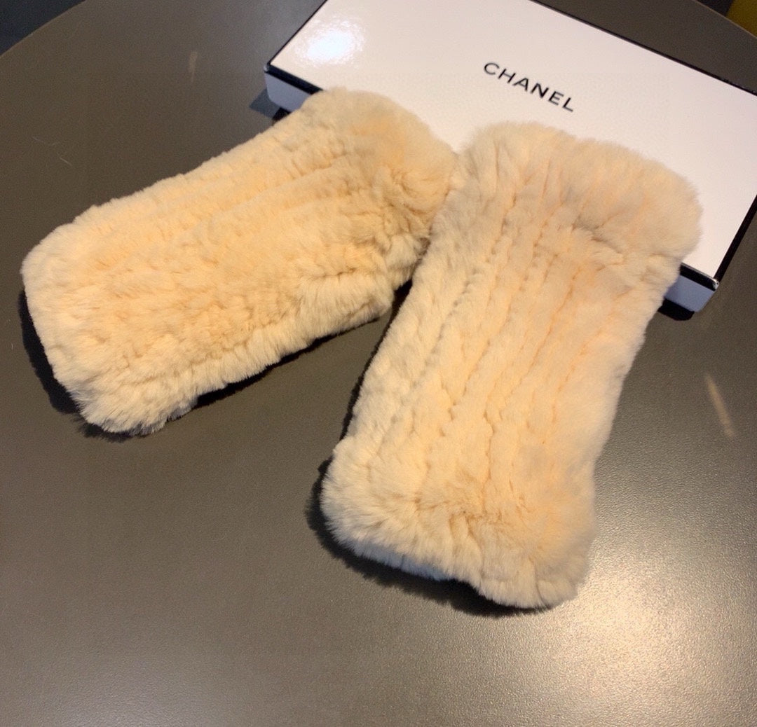 Fashion CC letter gloves