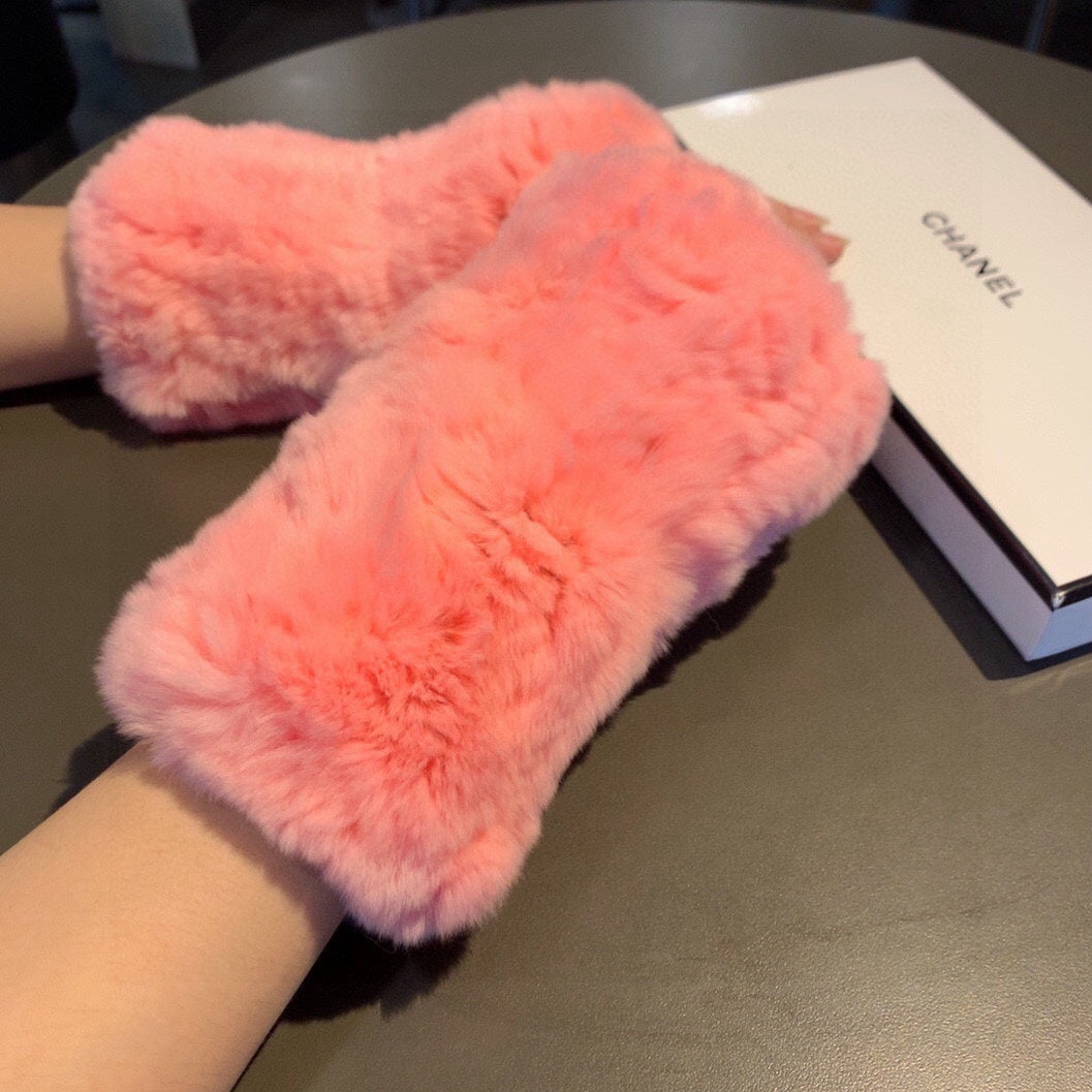 Fashion CC letter gloves