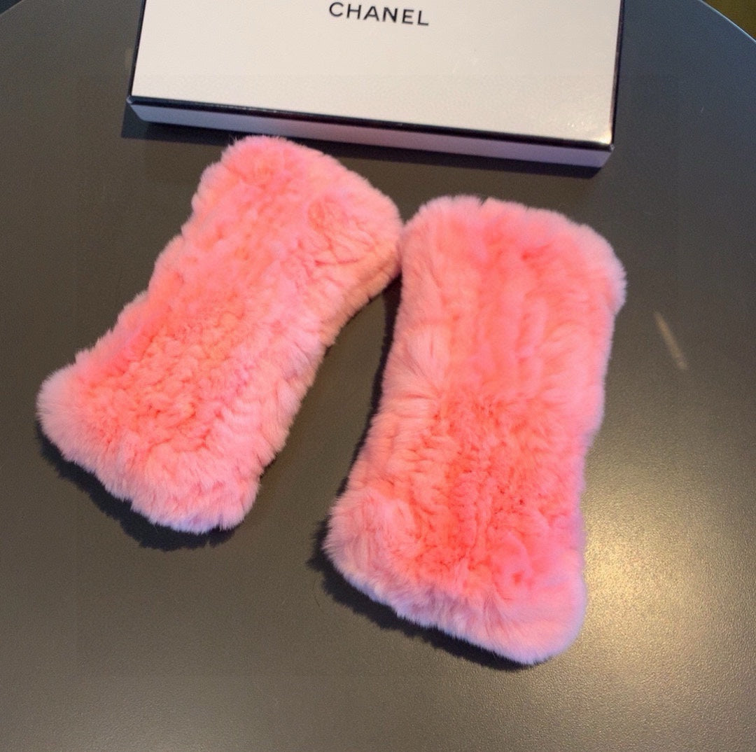 Fashion CC letter gloves
