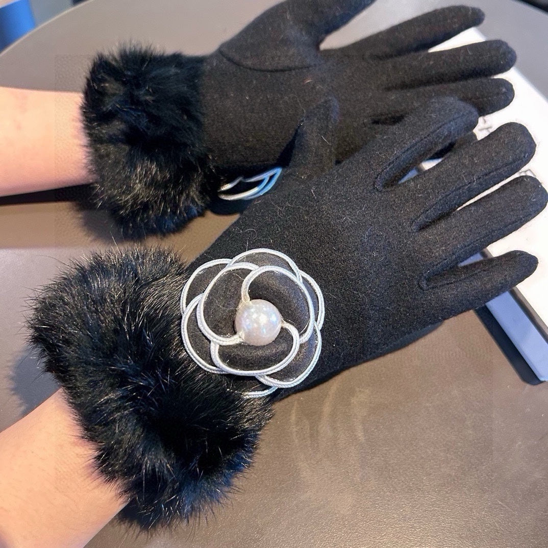 Fashion CC letter gloves