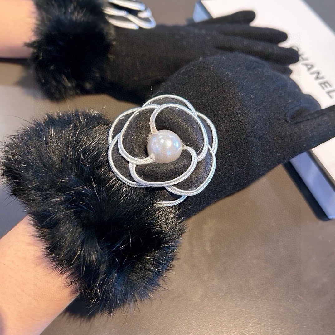 Fashion CC letter gloves