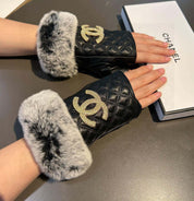 Fashion CC letter gloves